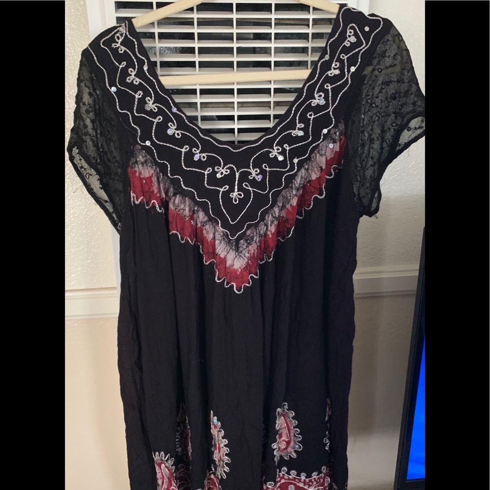 Black dress one size fits all runs large